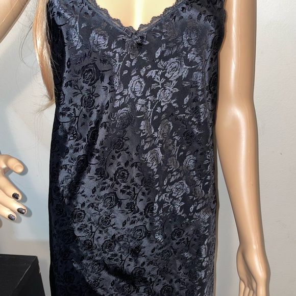Vintage Black Rose Print Satin Slip w/ Lace Trim Sz L - Picture 14 of 16
